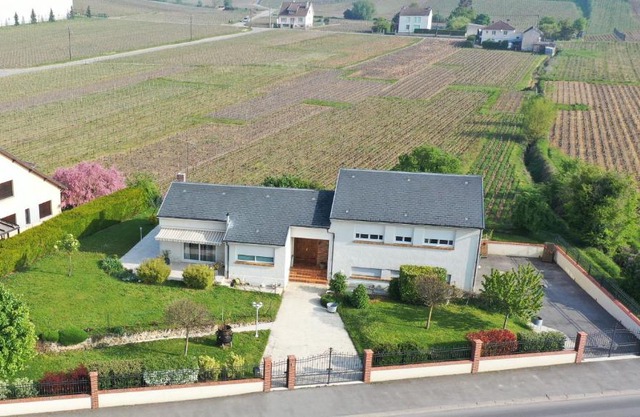 Logement entier avec la chambre " Rouge Rhubarbe "