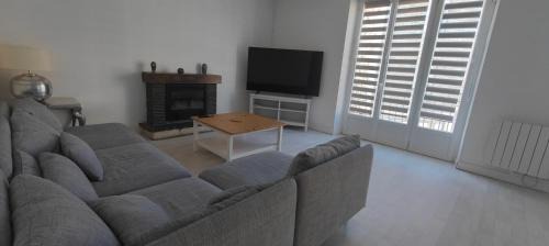 logement familial spacieux, 2 chambres , grand salon