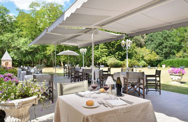 Logis Le Domaine De Valaudran