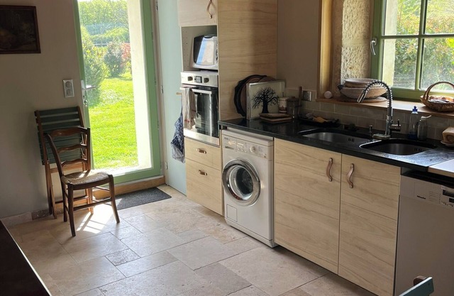 Longère au Milieu des Bois