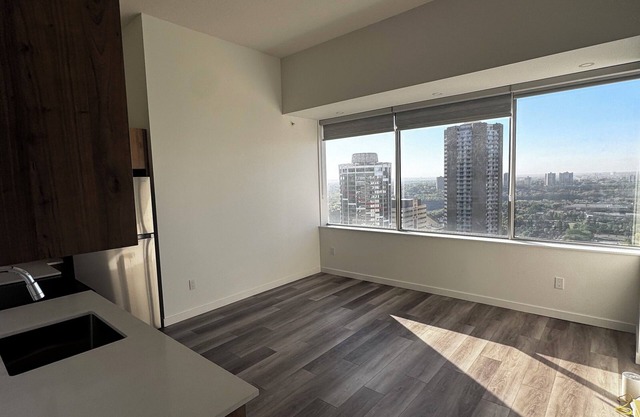 Long Term Stays Apartment Downtown - Unfurnished/Furnished options
