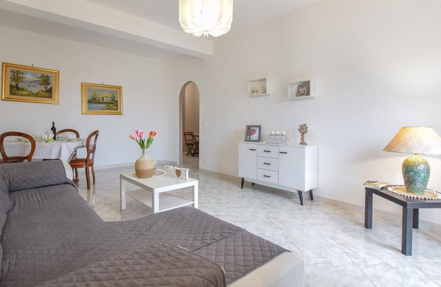 Look forward to a relaxing vacation in this practical vacation apartment.