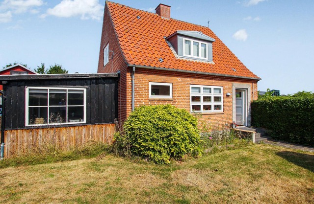 Look forward to many pleasant hours on the terrace of this vacation home.