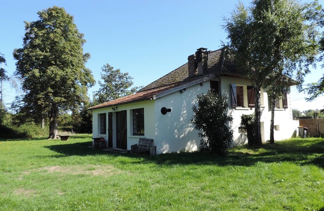 L’Opporak, a country house near Auxerre