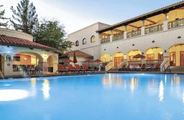 Los Abrigados Resort & Spa 2B