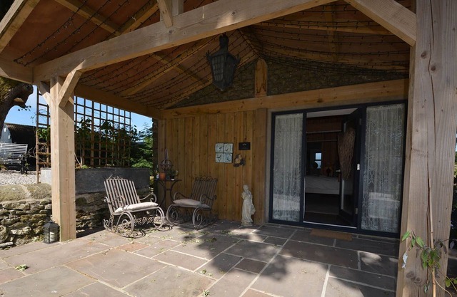 Love Nest - an intimate hideaway for a honeymoon or romantic getaway near Bakewell