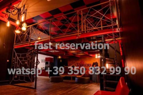 Love Room with Dungeon, Hot Tub Private Sauna