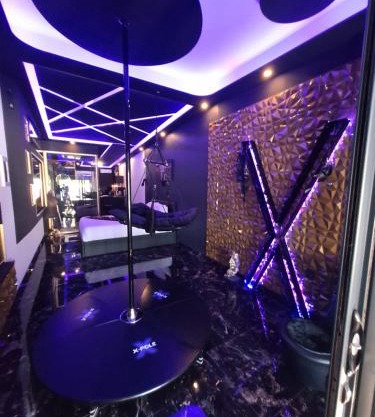 love room mes petits secrets miniac morvan avec jacuzzi privatif