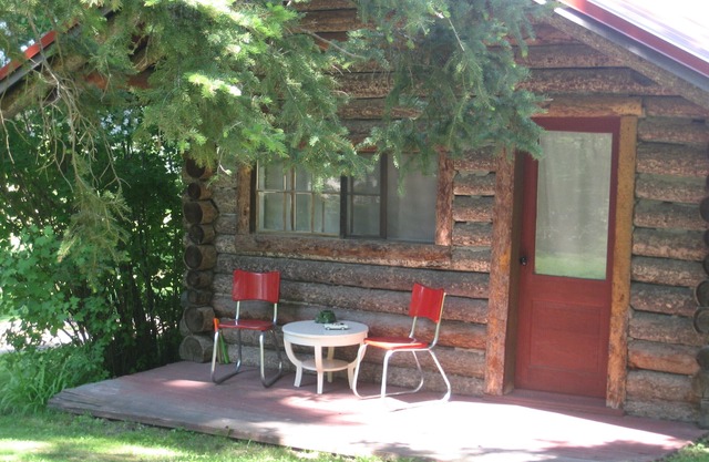 Love Shack! Farm House + Log Cabin on Five Acres & Orchard!