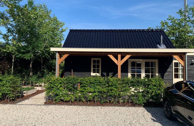 "LoveLee Too", holiday cottage close to Amsterdam, Haarlem, Alkmaar, sleeps 4+1