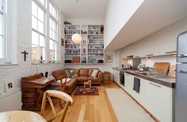 Lovely 1 Bedroom Apartment in Old Schoolhouse