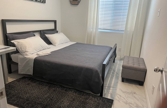 Lovely 1B1B Suite in brilliant Henderson