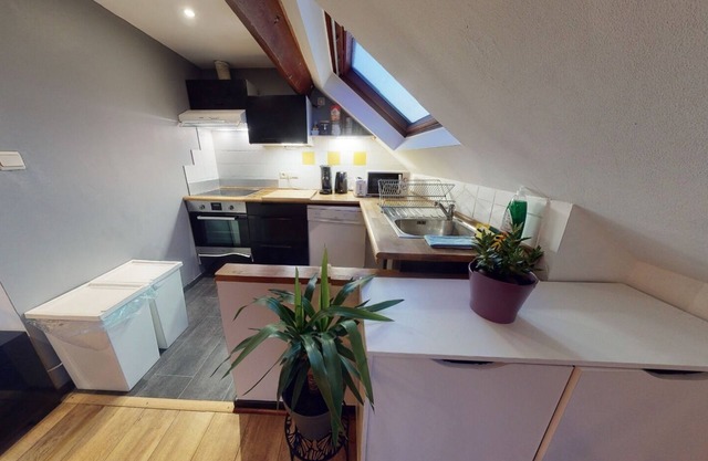 Lovely 2 Bedroom Apartment with Terrace