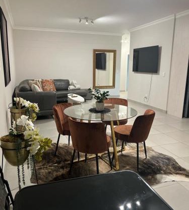 Lovely 2 bedroom apartment suitable for a family