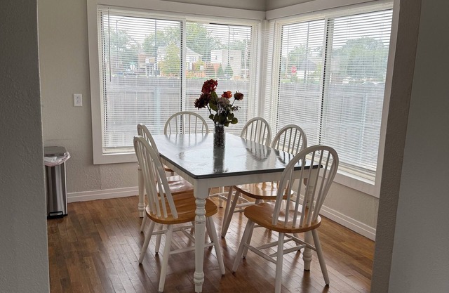 Lovely 2-bedroom townhome in Salina with AC close to downtown and hospital.