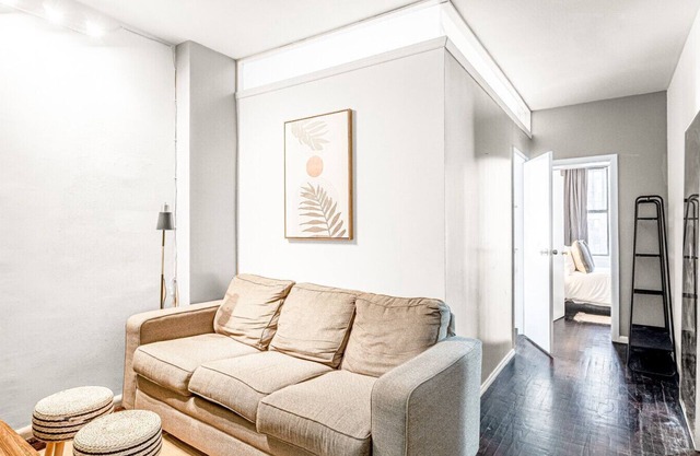Lovely 2BR/1BA Apt at the Heart of NYC!