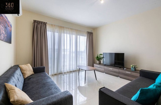 Lovely 2BR APT in a peaceful Neighbourhood w/WIFI