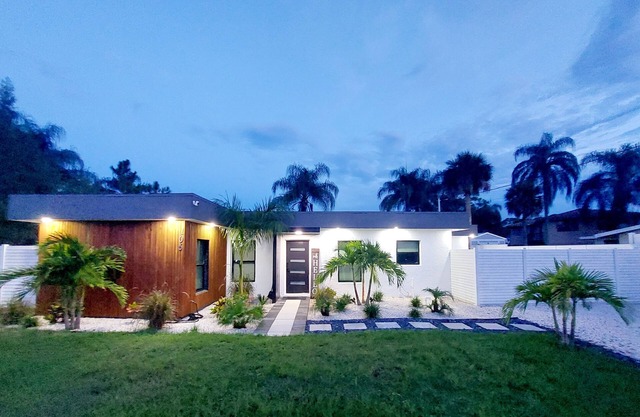 Lovely 3-bdrm waterfront home with heated pool