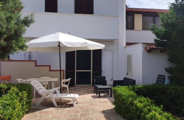Lovely 3-bedroom villa in Torre Lapillo with AC, WiFi, barbecue near beach