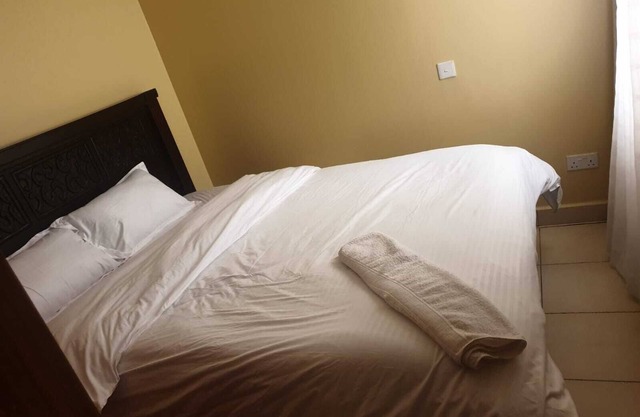 Lovely 4-bedroom apartment near Airport