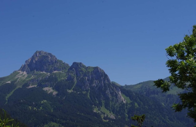 Lovely alpine studio at foot of ski slopes