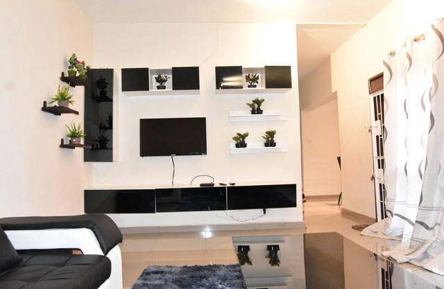 Lovely and spacious 3 bedroomed flat with various with social amenities nearby.