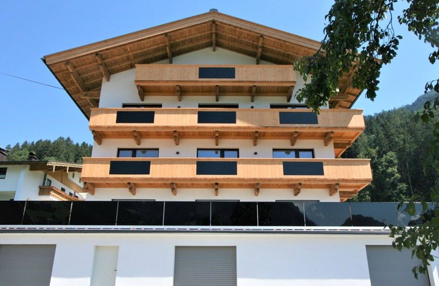 Lovely apartment for 8 guests with WIFI, TV and terrace