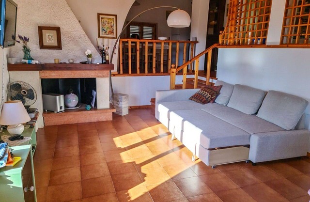 Lovely apartment for 6 guests with A/C, WIFI, TV, balcony and pets allowed