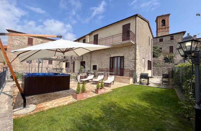 Lovely apartment in Civitella Benazzone