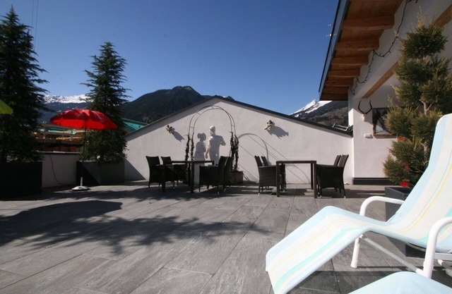 Lovely apartment for 6 guests with WIFI, TV and terrace