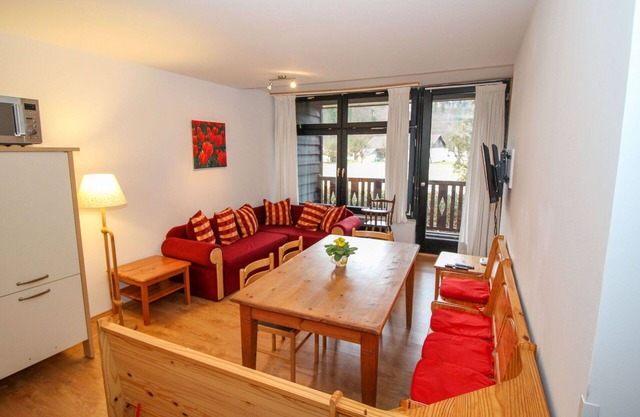 Lovely apartment for 8 people with WIFI, TV and balcony