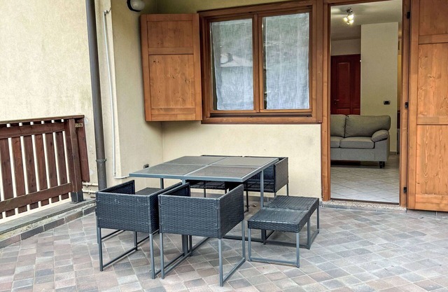 Lovely apartment for 4 guests with WIFI, TV, patio and pets allowed