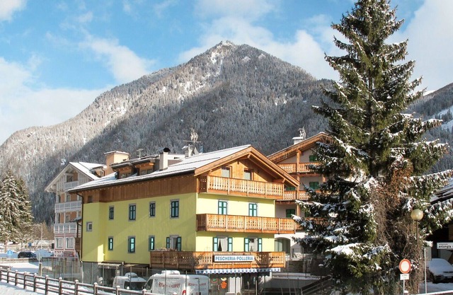 Lovely apartment for 9 guests with WIFI, TV, balcony, pets allowed and parking