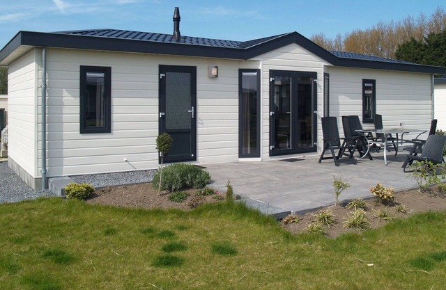 Lovely apartment in villa for 6 guests with WIFI, TV, terrace and parking