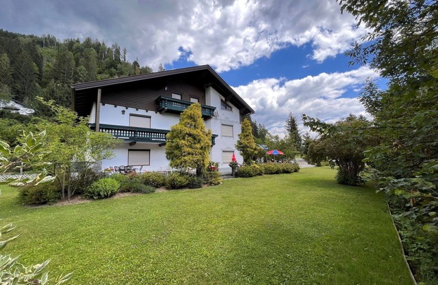 Lovely apartment for 4 guests with WIFI, TV, patio and pets allowed