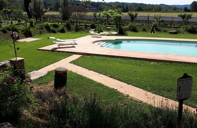 Lovely apartment for 4 guests with WIFI, pool