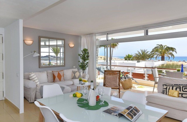 Lovely apartment for 6 people with A/C, WIFI, TV and balcony