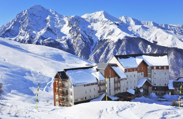 Lovely apartment for 4 people with hot tub, pool, WIFI, TV, balcony and pets allowed