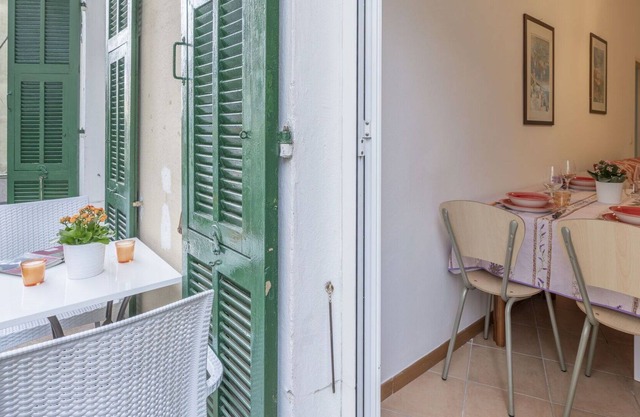 Lovely apartment for 5 guests with WIFI, TV and balcony