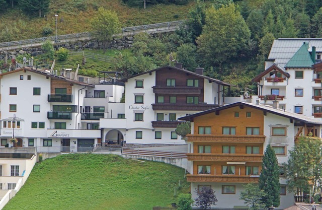 Lovely apartment for 5 people with WIFI, TV, terrace and pets allowed