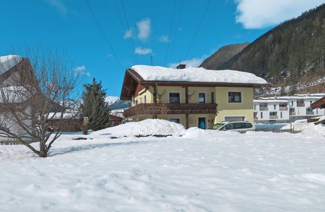 Lovely apartment for 5 guests with WIFI, TV and terrace