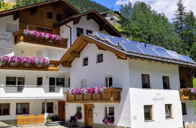 Lovely apartment for 5 people with WIFI, TV and balcony