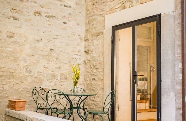 Lovely apartment for 6 people with WIFI, A/C, TV and patio