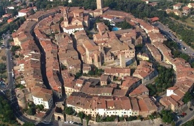 Lovely apartment for 2 people with pool, WIFI, A/C, close to Montepulciano
