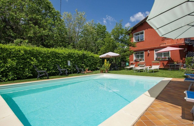 Lovely apartment for 7 guests with WIFI, pool, TV, terrace and pets allowed