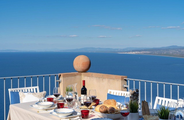 Lovely apartment for 10 guests with A/C, WIFI, TV and panoramic view