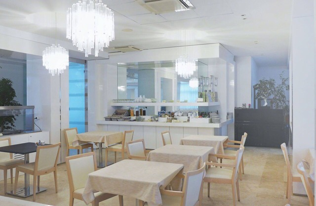 Lovely apartment for 5 people with WIFI, A/C, pool, TV, patio and pets allowed