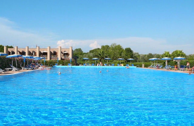 Lovely apartment for 4 people with pool, WIFI, A/C, TV, terrace and pets allowed