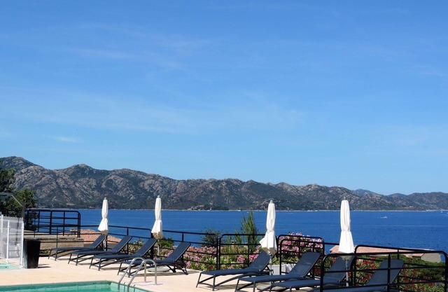 Lovely apartment for 4 guests with WIFI, A/C, pool, TV and terrace