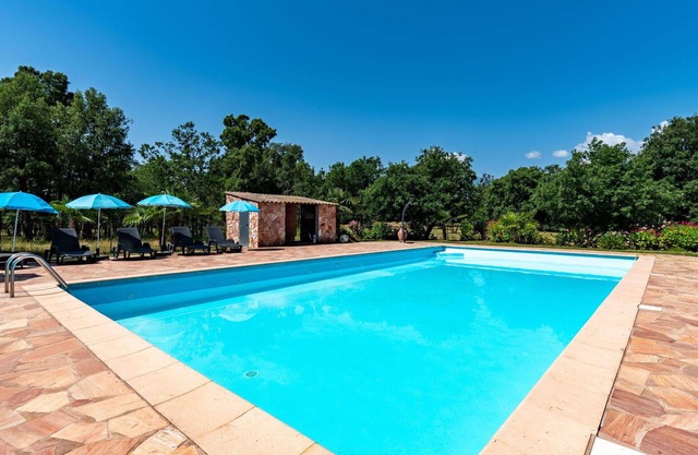 Lovely apartment in villa for 7 people with WIFI, A/C, pool, TV and terrace